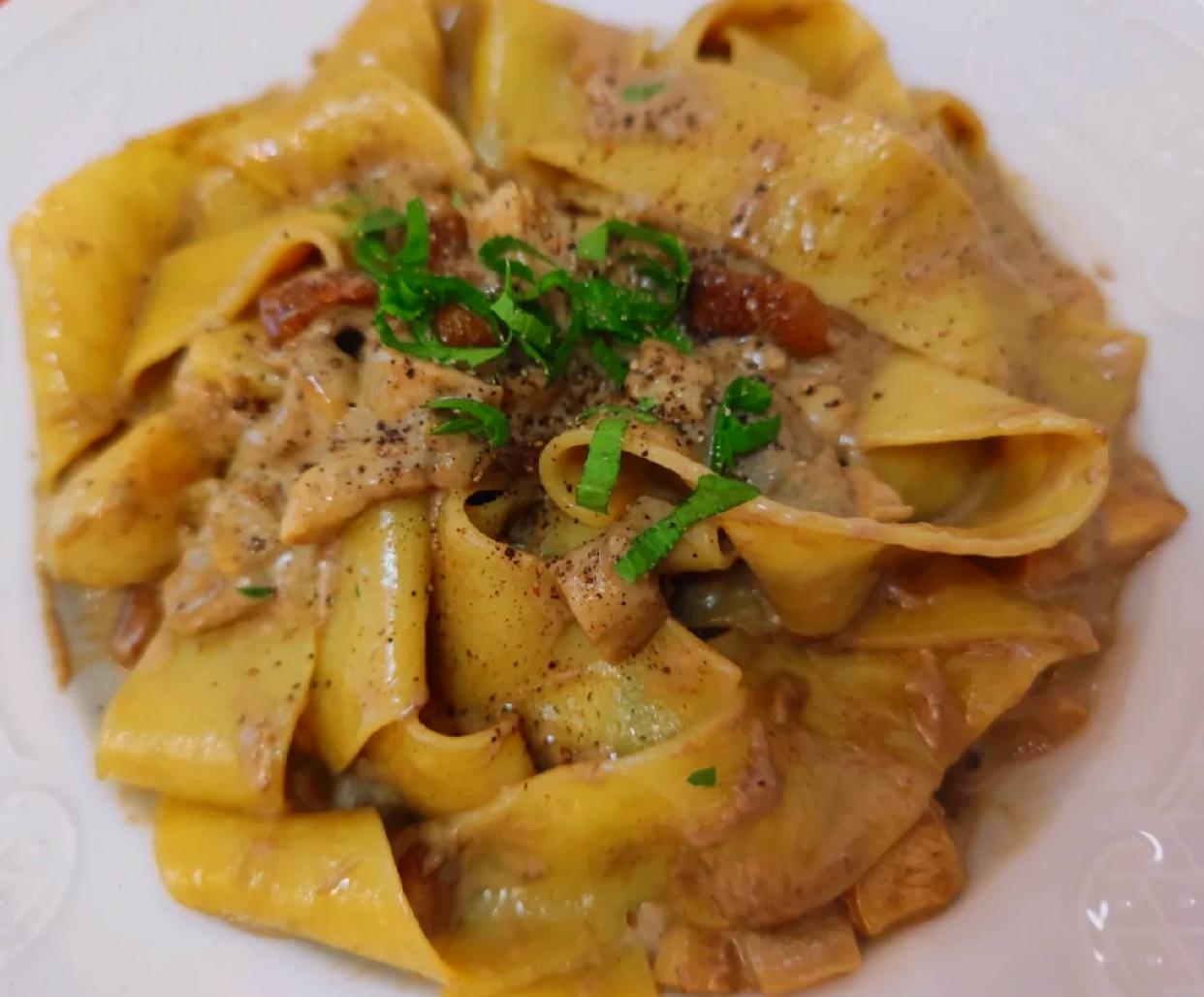Cream-Baked Porcini Mushroom Pappardelle Nido Pasta